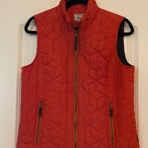 Womens G.H. Bass & Co Puffer Vest